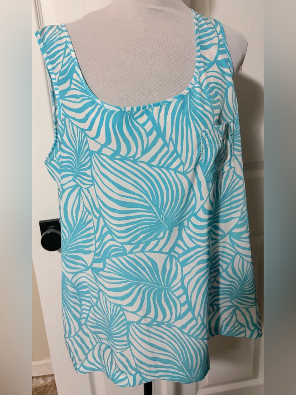 Falls Creek Women's Turquoise White Tropical Palm Leaf Pocket Tank Top Size L